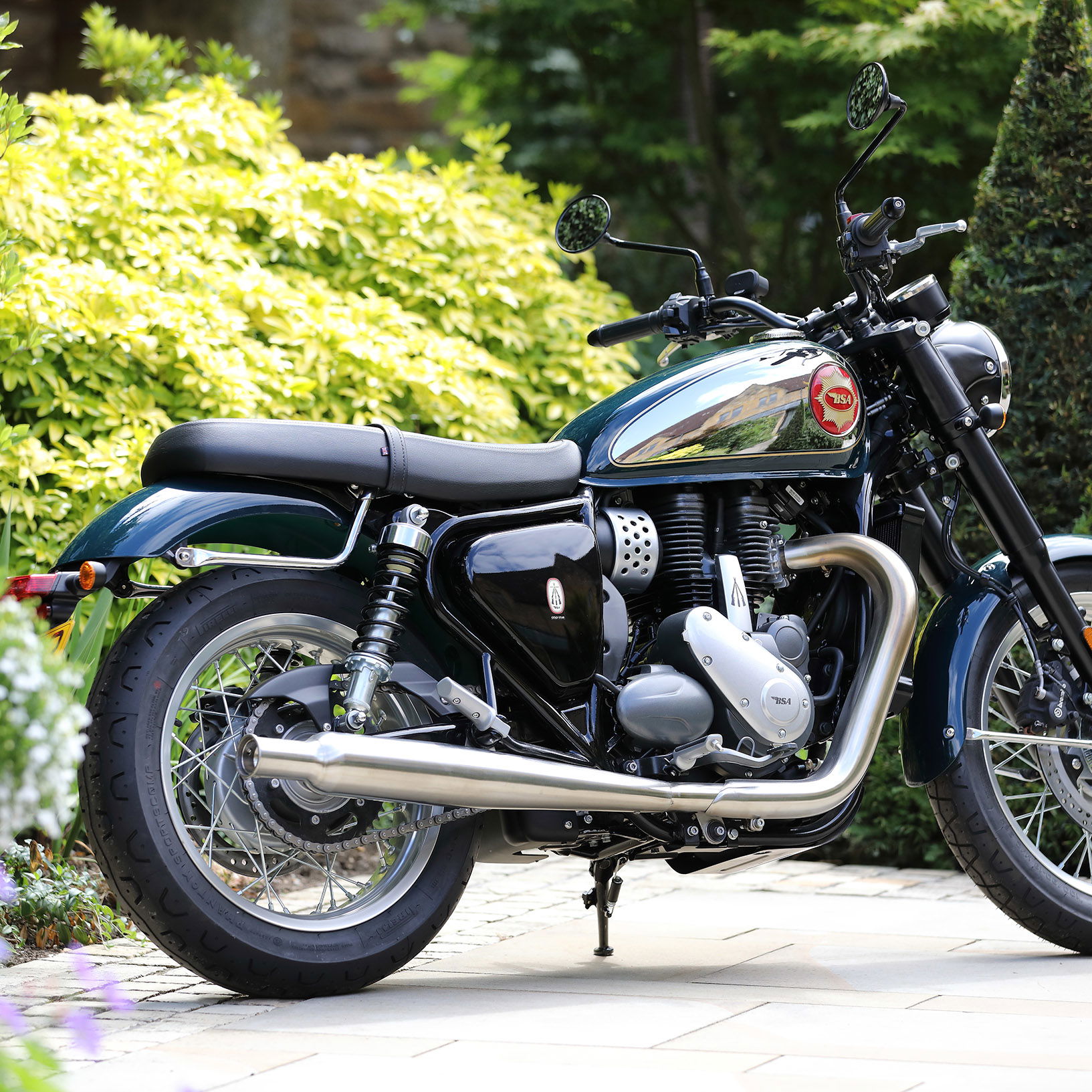 BSA Gold Star - side